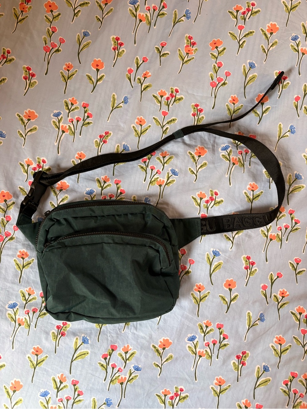 BAGGU Dark Green Crossbody Sling Bag
